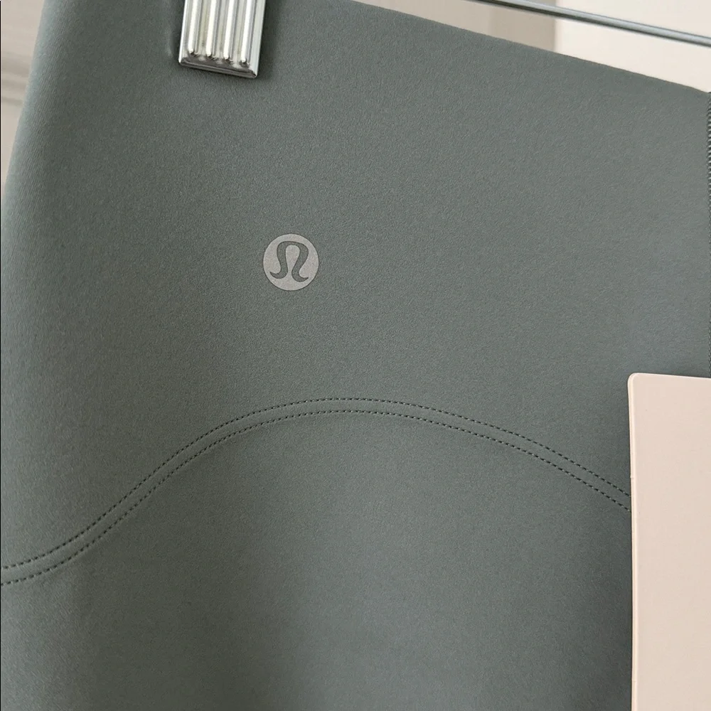 Lululemon Glow Up HR Tight Crater Blue - Picture 3 of 5